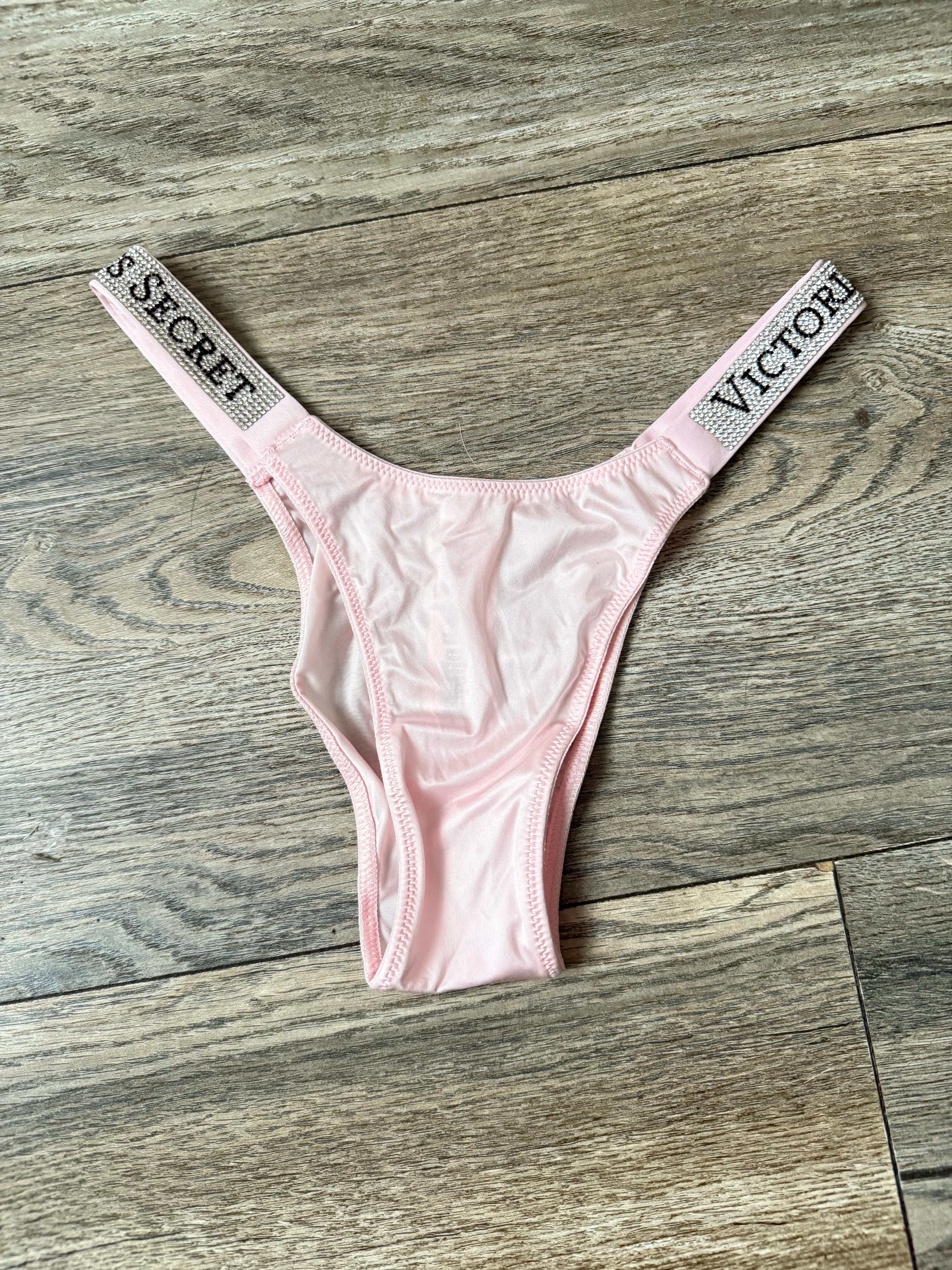 CALZON CON BRILLOS VICTORIA SECRET