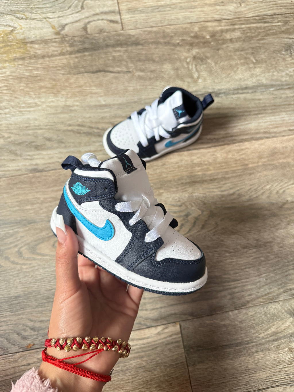 JORDAN 1 MID