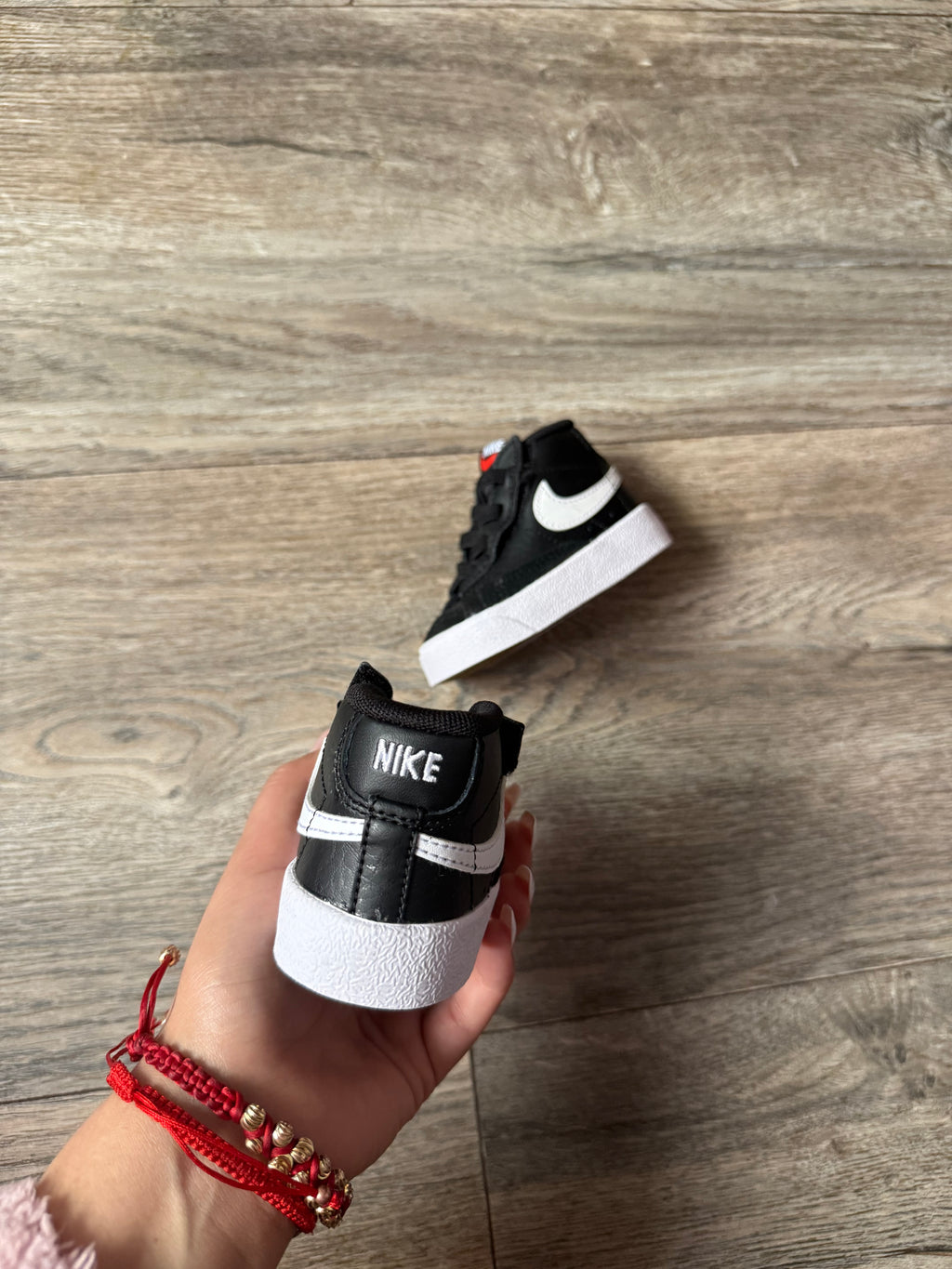 NIKE BLAZER MID